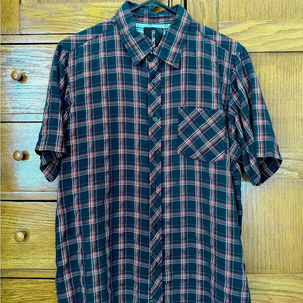 Billabong Men's Vintage Style Plaid Shirt - Red and Black